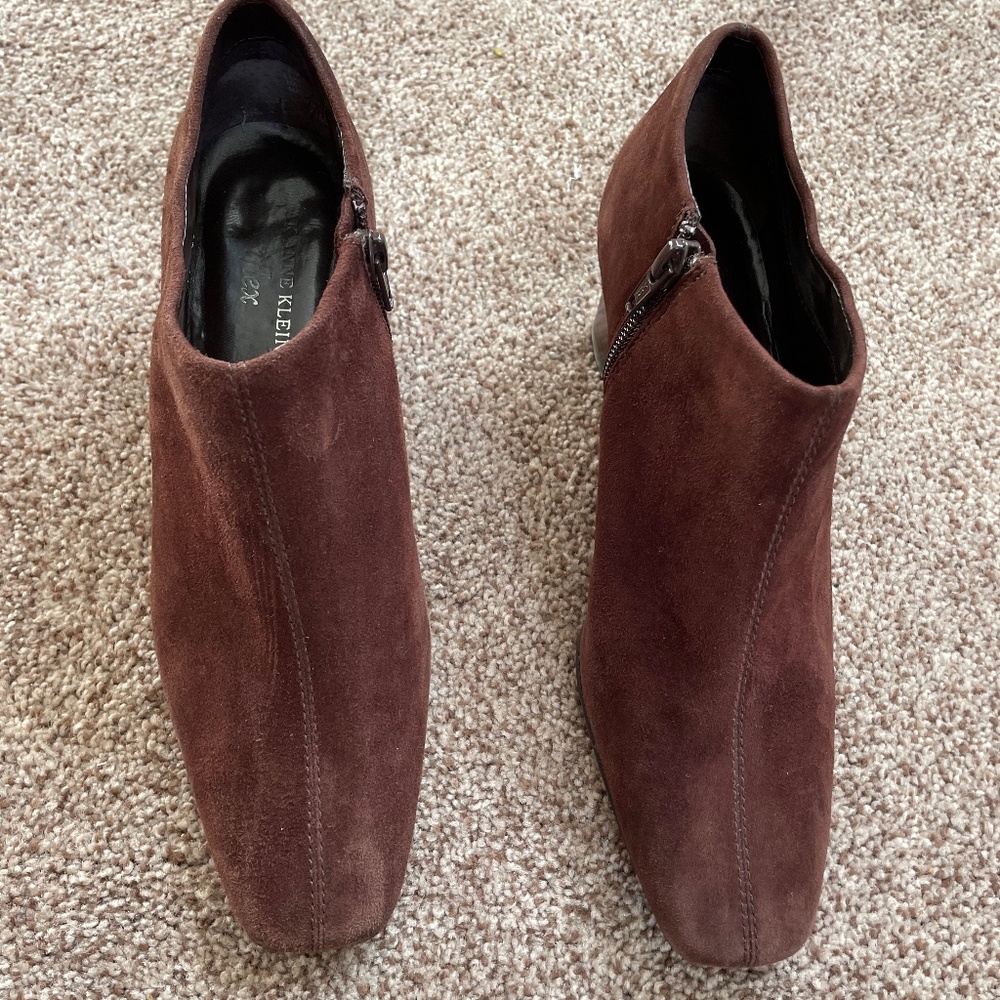 Anne Klein suede ankle boots 7.5